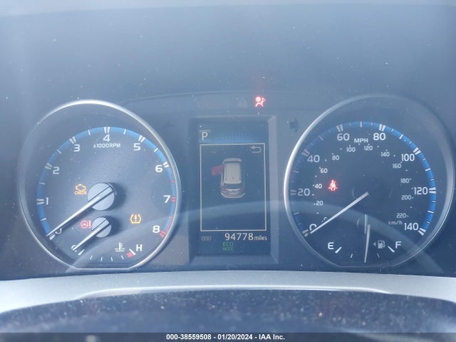 2017 TOYOTA RAV4 XLE VIN: 2T3WFREV8HW352395