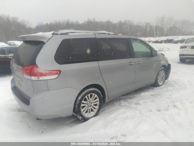 2012 TOYOTA SIENNA XLE V6 8 PASSENGER VIN: 5TDYK3DC7CS193090