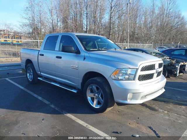 RAM 1500 Express  4x2 5'7 Box 2018 3C6RR6KG3JG194862 zdjęcie główne