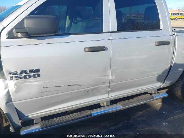 RAM 1500 Express  4x2 5'7 Box 2018 3C6RR6KG3JG194862 Image 12
