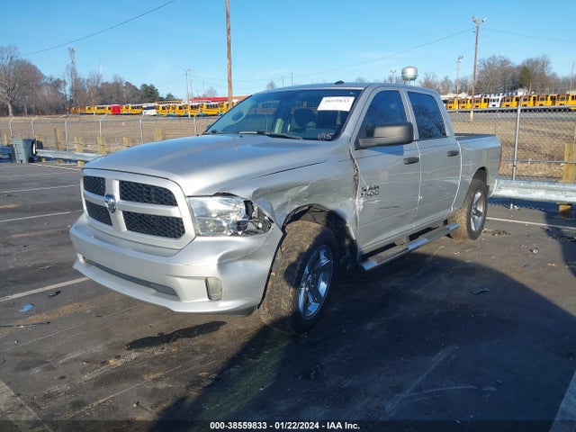 RAM 1500 Express  4x2 5'7 Box 2018 3C6RR6KG3JG194862 Image 2