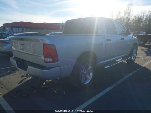 RAM 1500 Express  4x2 5'7 Box 2018 3C6RR6KG3JG194862 Image 4