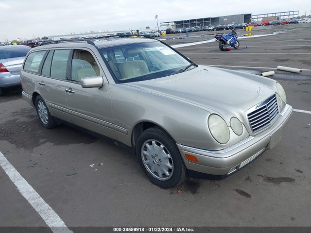 38559918 :رقم المزاد ، WDBJH82F8XX026830 vin ، 1999 Mercedes-benz E 320 Awd مزاد بيع