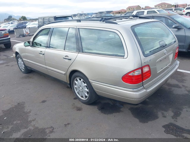 38559918 :رقم المزاد ، WDBJH82F8XX026830 vin ، 1999 Mercedes-benz E 320 Awd مزاد بيع