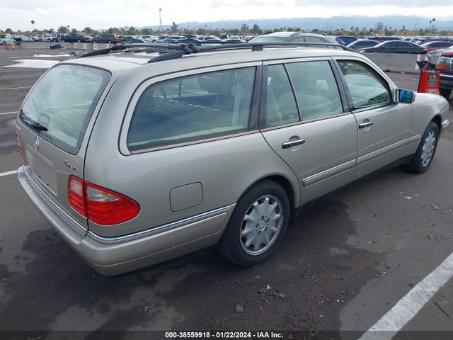 38559918 :رقم المزاد ، WDBJH82F8XX026830 vin ، 1999 Mercedes-benz E 320 Awd مزاد بيع