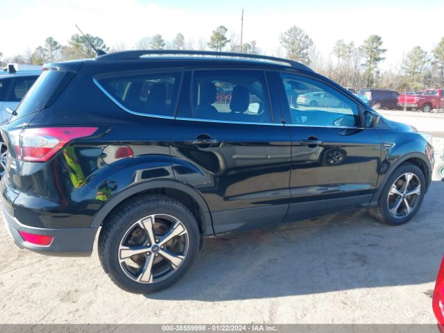 1FMCU9HD2JUC55641 Ford ESCAPE SEL