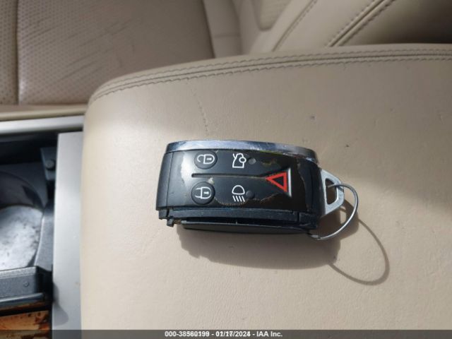 2011 JAGUAR XF SAJWA0GB6BLR95241 Photo 10