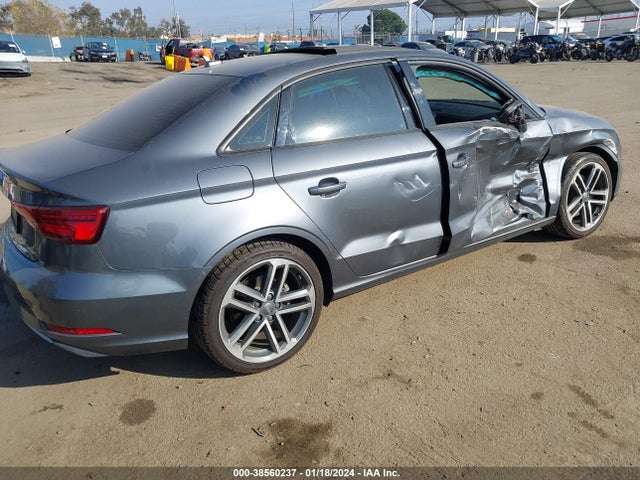 Audi A3 2.0t Premium/2.0t Tech Premium 2018 WAUAUGFF9J1049722 Image 4