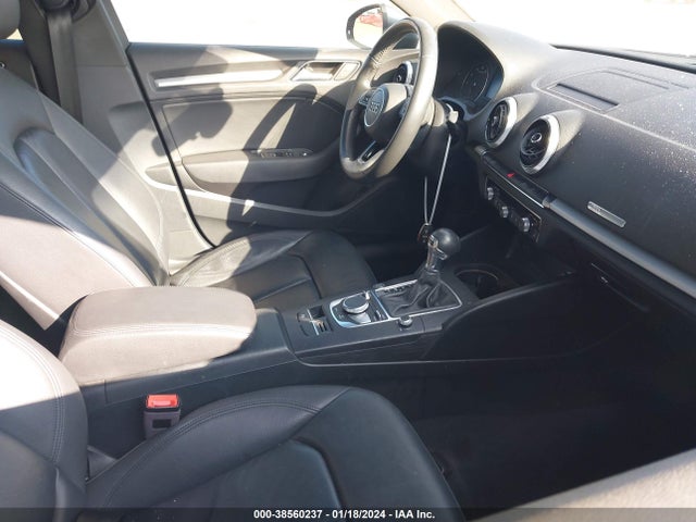 Audi A3 2.0t Premium/2.0t Tech Premium 2018 WAUAUGFF9J1049722 Image 5