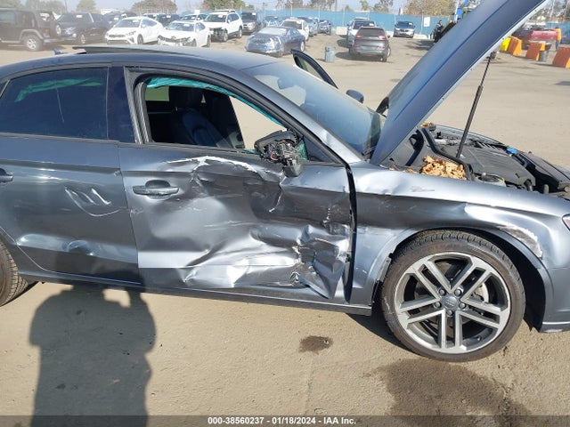 Audi A3 2.0t Premium/2.0t Tech Premium 2018 WAUAUGFF9J1049722 Image 6