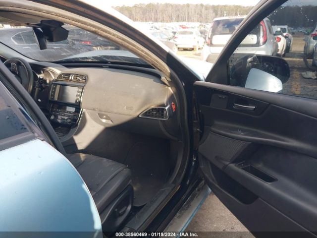 SAJAJ4BV5HA969981 Jaguar Xe 35t Premium
