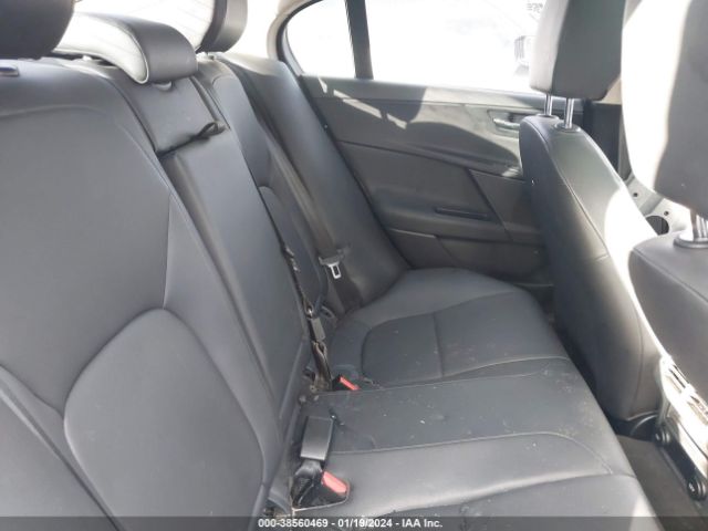 SAJAJ4BV5HA969981 Jaguar Xe 35t Premium