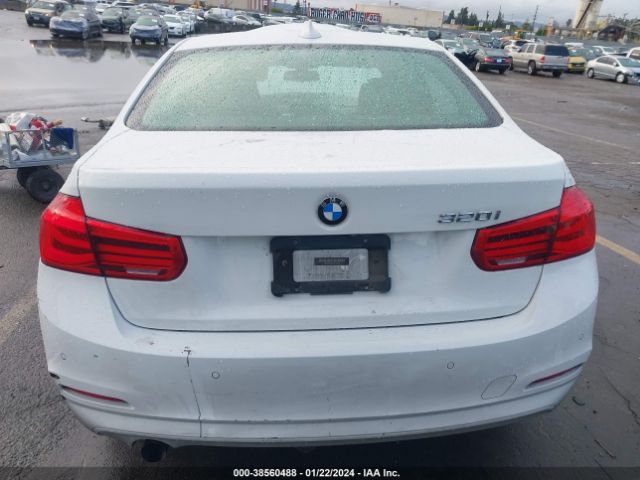 WBA8A9C58JAH13526 BMW 320i