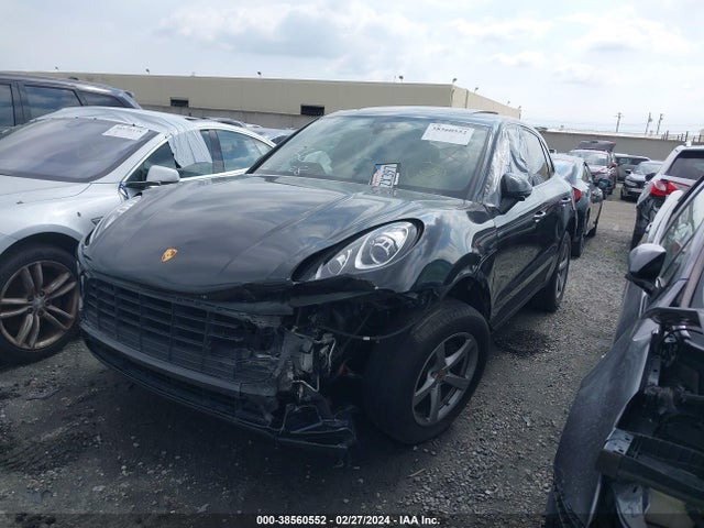 2018 PORSCHE MACAN WP1AA2A50JLB13937 Photo 1