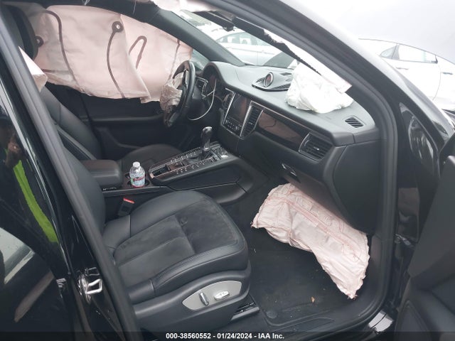 2018 PORSCHE MACAN WP1AA2A50JLB13937 Photo 4