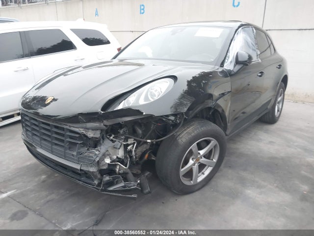 2018 PORSCHE MACAN WP1AA2A50JLB13937 Photo 5