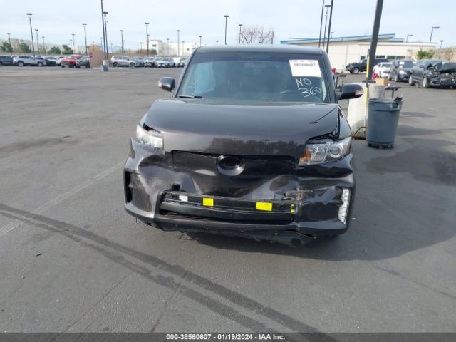 JTLZE4FE2FJ080606 Scion Xb 686 Parklan Edition