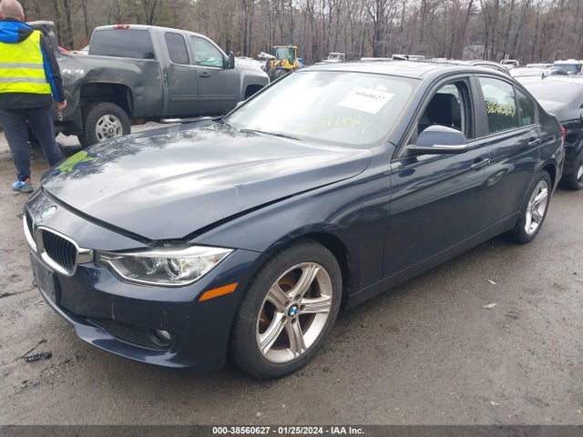 BMW 320i Xdrive 2014 WBA3C3C56EP660973 Image 2
