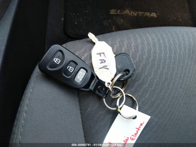 2016 HYUNDAI ELANTRA SE VIN: 5NPDH4AEXGH653055