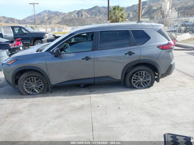 5N1AT3AA4MC747637 Nissan Rogue S Fwd