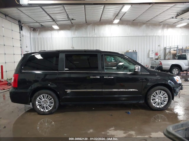 2C4RC1GG4FR610103 Chrysler Town & Country Limited Platinum