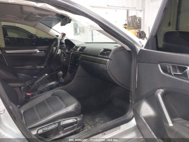 1VWAA7A33JC031842 Volkswagen Passat 2.0t R-line/2.0t S