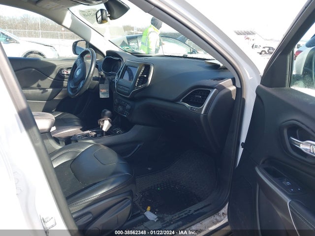 1C4PJMLBXKD268906 Jeep Cherokee Latitude Plus 4x4
