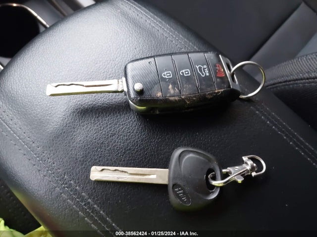 2015 KIA SPORTAGE LX VIN: KNDPBCAC6F7714508