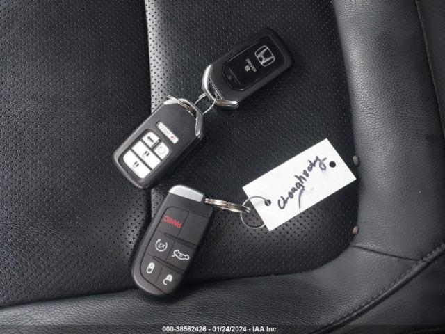 1HGCV2F92JA052629 Honda Accord Touring 2.0t