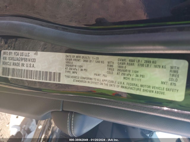 1C4RJJAG9P8814133 Jeep Grand Cherokee L Laredo