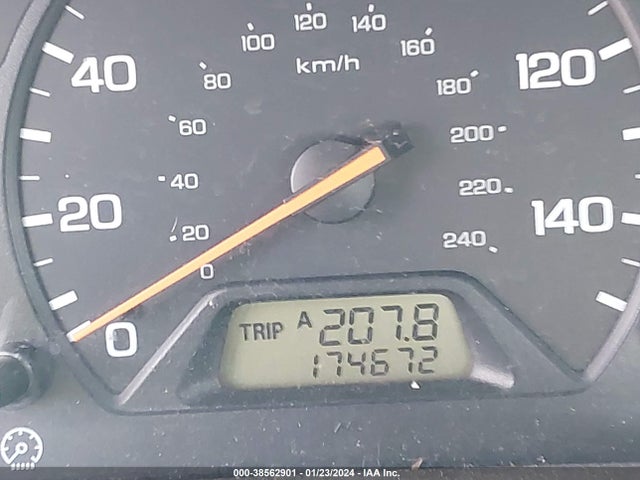 2000 HONDA ACCORD 2.3 LX VIN: JHMCG6650YC034088