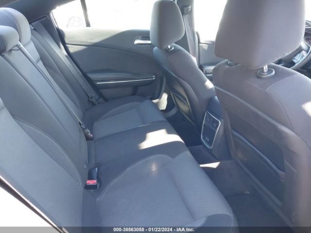 2C3CDXBGXFH770882 Dodge Charger Se