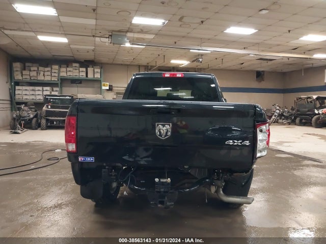 RAM 1500 Express Quad Cab 4x4 6'4 Box 2018 1C6RR7FTXJS301878 Image 17