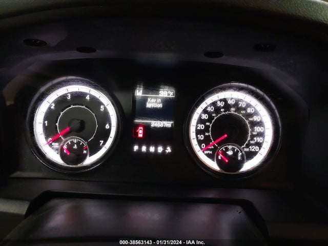 RAM 1500 Express Quad Cab 4x4 6'4 Box 2018 1C6RR7FTXJS301878 Image 7