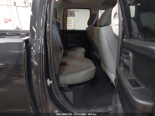 RAM 1500 Express Quad Cab 4x4 6'4 Box 2018 1C6RR7FTXJS301878 Image 8