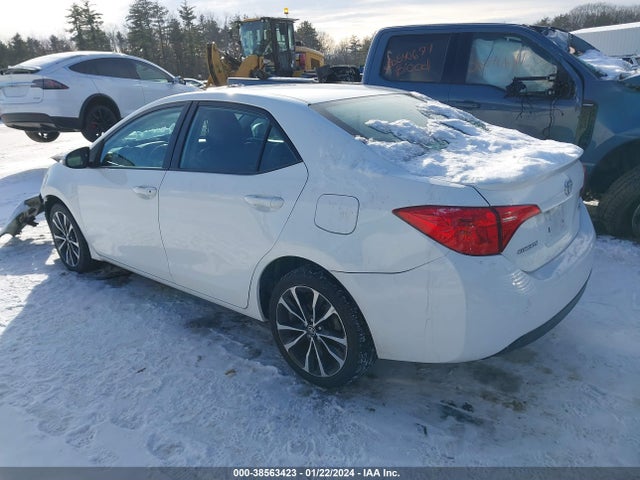 Toyota COROLLA SE 2017 5YFBURHE8HP584019 Image 3
