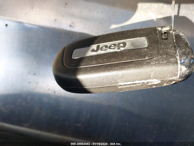 2020 JEEP RENEGADE LATITUDE FWD VIN: ZACNJABB7LPM07106