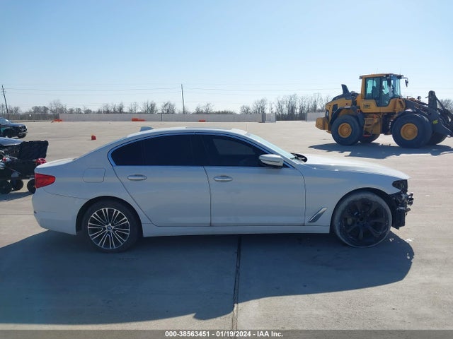 BMW 530I 2018 WBAJA5C53JWA36673 Image 13