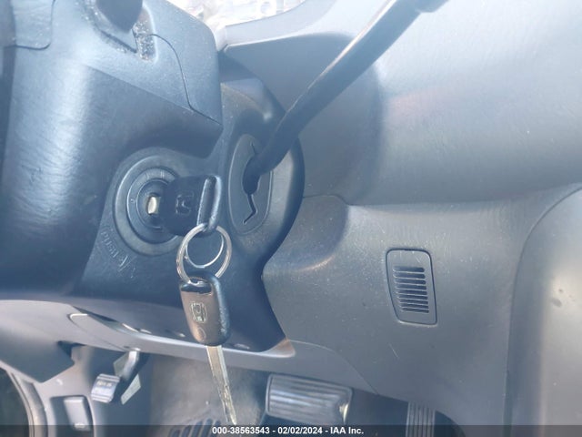 2003 HONDA PILOT LX VIN: 2HKYF18153H575173