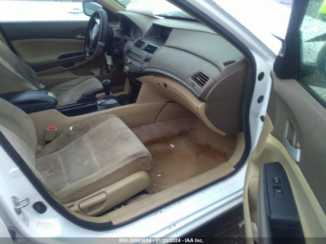 2010 HONDA ACCORD 2.4 LX VIN: 1HGCP2F32AA035626