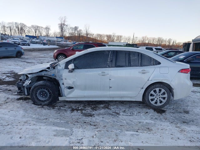 Toyota COROLLA LE 2022 JTDEPMAE9N3021972 Image 14