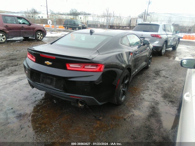 Chevrolet Camaro 2lt 2018 1G1FD1RS7J0183299 Image 4