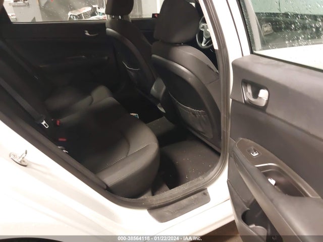 KIA Optima Lx 2018 KNAGT4L39J5216353 Image 8