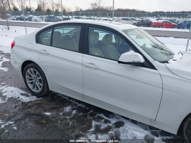 BMW 320i 2017 WBA8E1G37HNU16326 Image 13