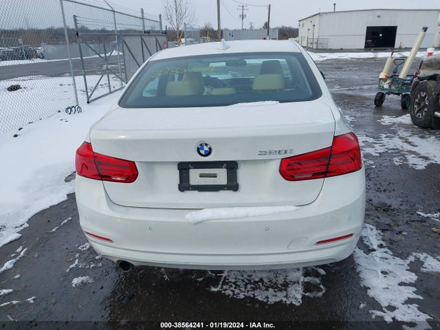 BMW 320i 2017 WBA8E1G37HNU16326 Image 16