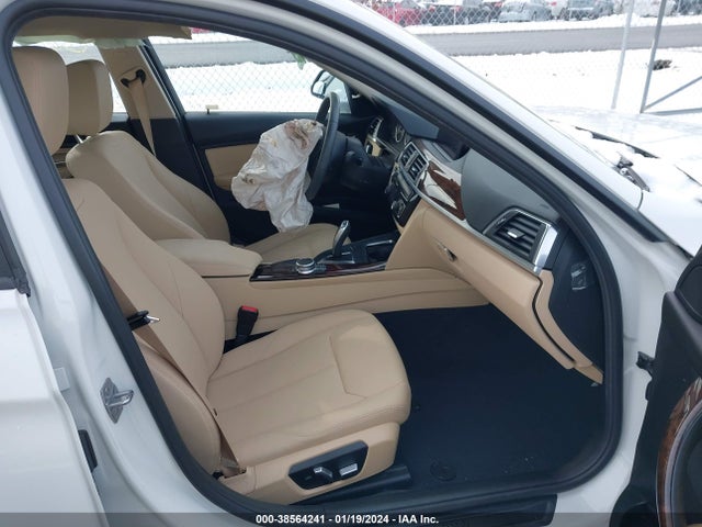 BMW 320i 2017 WBA8E1G37HNU16326 Image 5