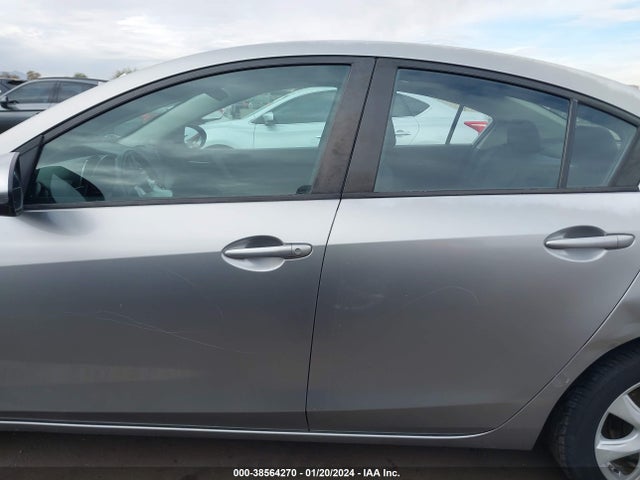 2011 MAZDA MAZDA3 I TOURING VIN: JM1BL1VG9B1496845