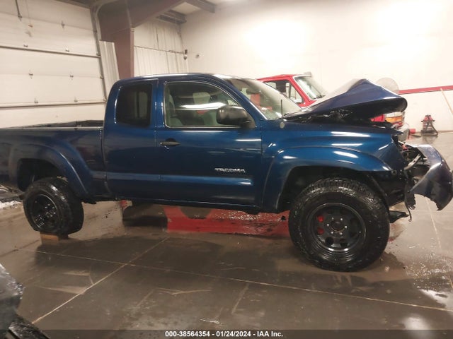 2007 TOYOTA TACOMA VIN: 5TEUX42N87Z462409