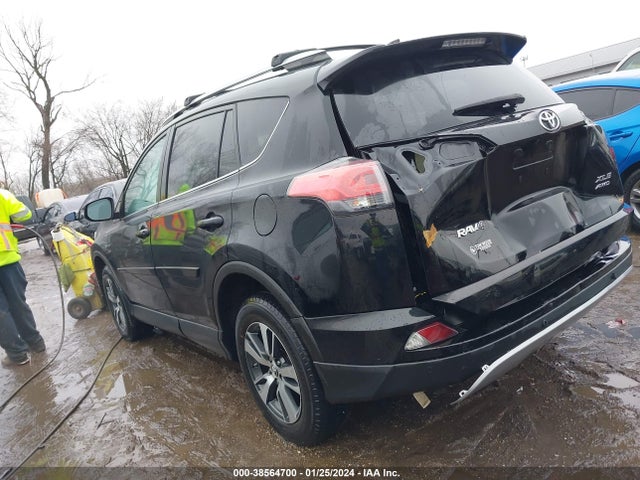 2017 TOYOTA RAV4 XLE VIN: 2T3RFREV3HW678117
