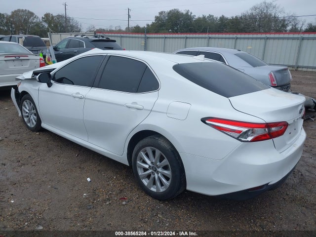 Toyota CAMRY LE 2019 4T1B11HK5KU820826 Image 3